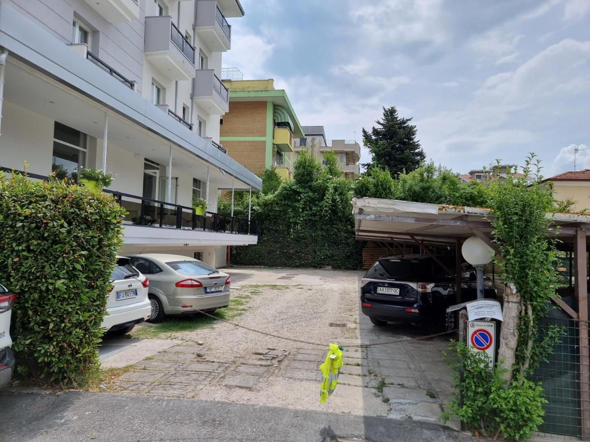 Beach Hotel Clerice Rimini Exterior photo
