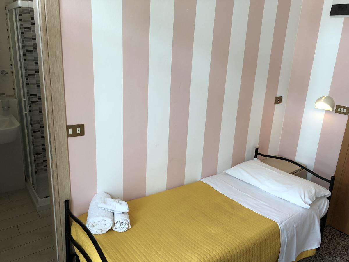 Beach Hotel Clerice Rimini Exterior photo