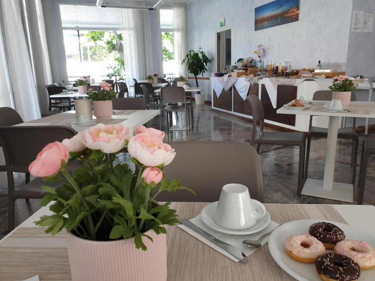 Beach Hotel Clerice Rimini Exterior photo